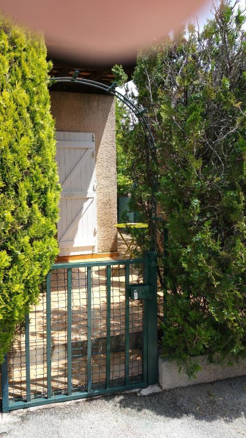 Mas De L Ile Rousse Apartment Bandol Bagian luar foto